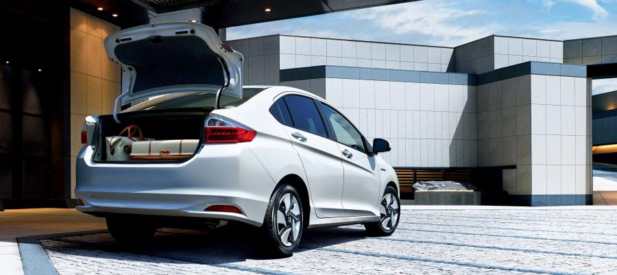  Honda Grace Hybrid 2014 года  (фото 14 из 24)
